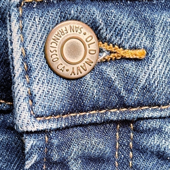 Old Navy Sky Hi Short Extra High Rise Raw Hem Blue Denim Shorts Sz 4 - Picture 4 of 6